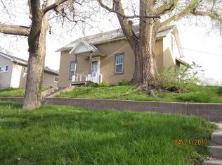 112 W Lyon St, Avoca, IA 51521