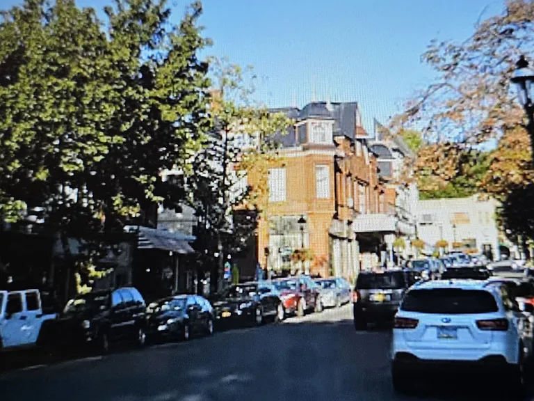 W Main St — Photo 22