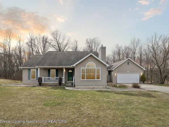 5215 N Hartel Rd, Potterville, MI 48876