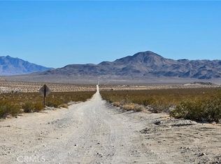 800 Green Rock Mine Rd, Lucerne Valley, CA 92356