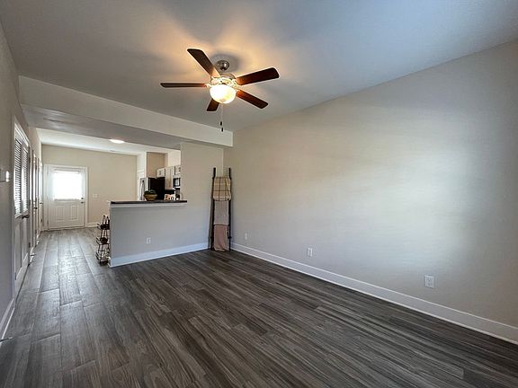 3rd image of 2005 Willow Dr #8