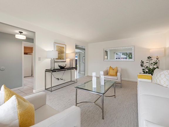 4th image of 6560-6562 Crown Blvd