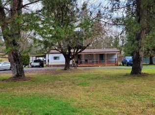 185 Peckerwood Ln, Grants Pass, OR