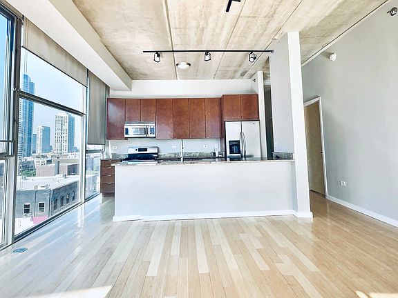 3rd image of 630 N Franklin St APT 1008