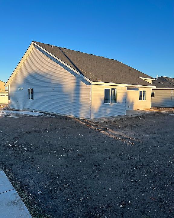 2nd image of 810 Cortni Ct