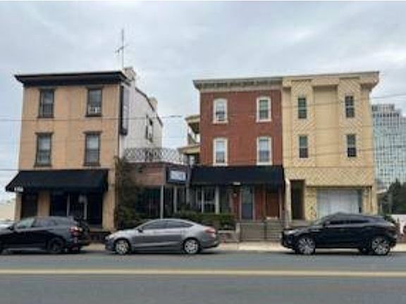 2nd image of 1316 N Washington St APT 2