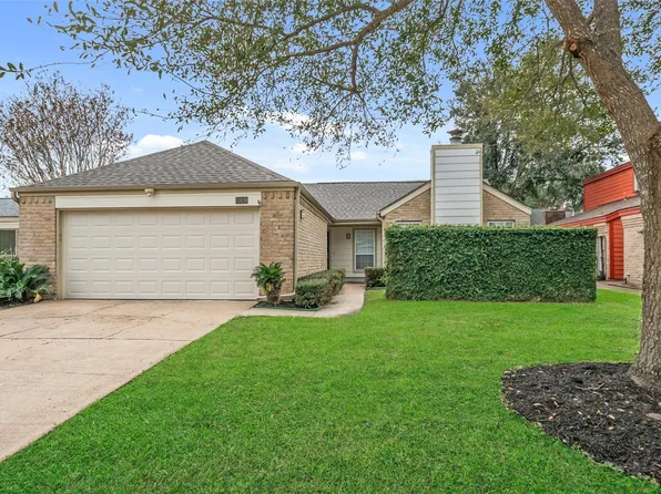 13819 Sheri Hollow Ln, Houston, TX 77082