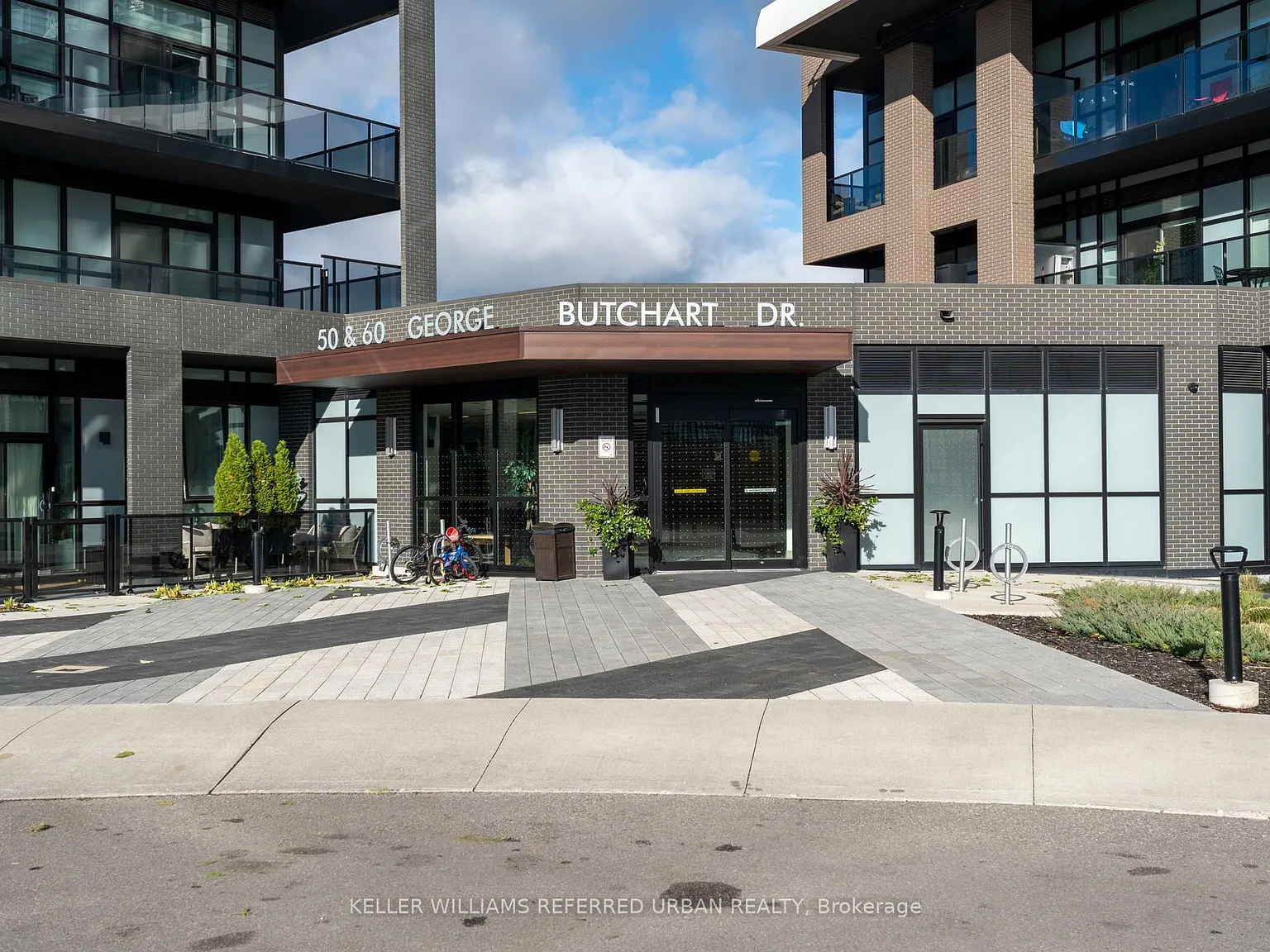 Saturday In Downsview — Photo 4