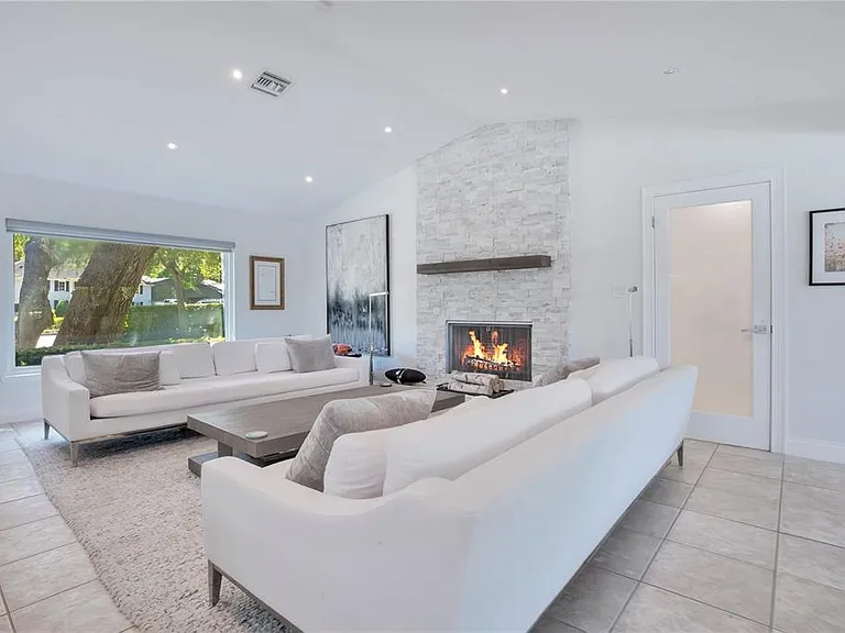 1041 Tuscany Pl — Photo 4