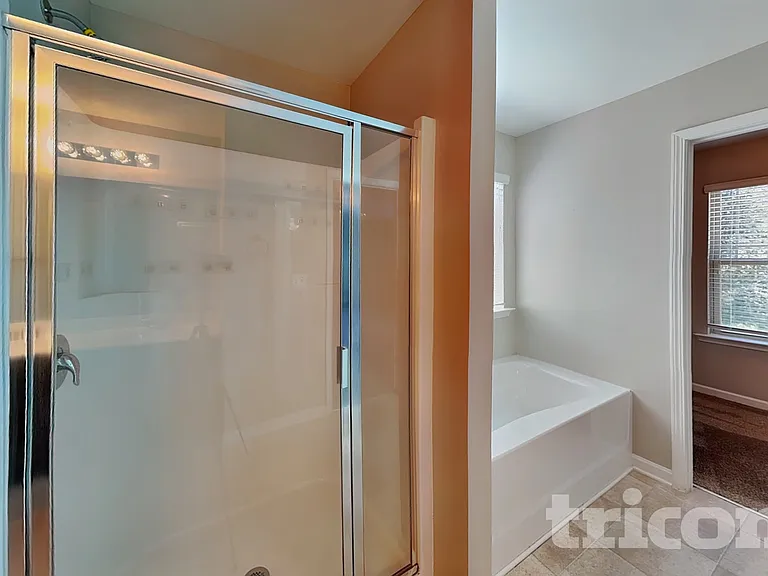 216 Stillwood Dr — Photo 9