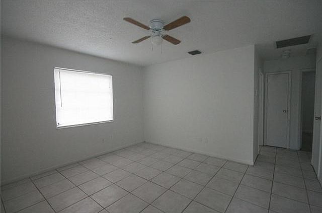 2nd image of 1130 N F St APT A