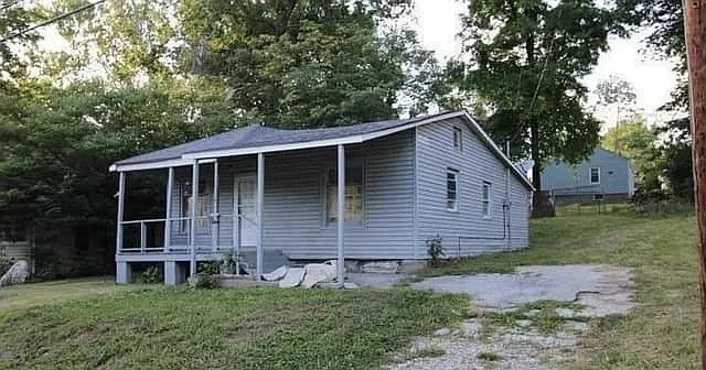 2 bed, 872 sqft, $510 — Photo 1