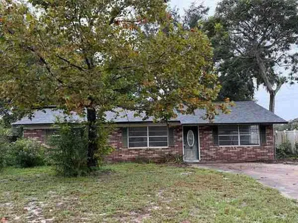 1150 Simpson Ln, Mount Dora, FL 32757