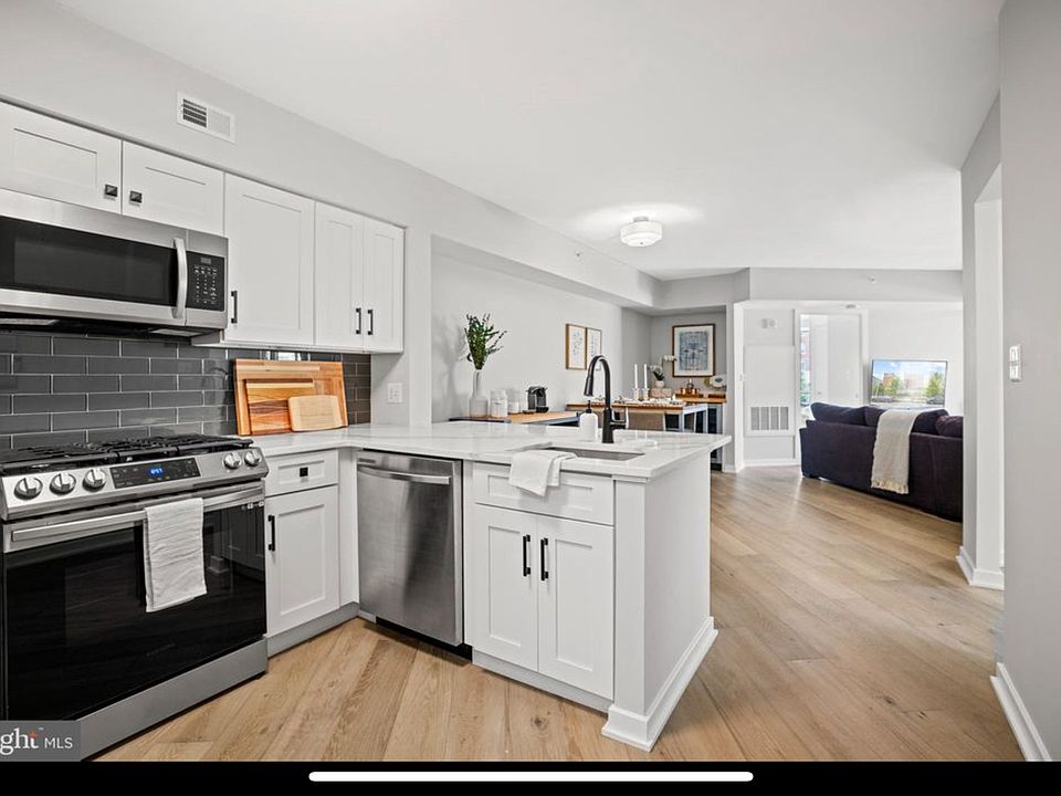 1st image of 1000 New Jersey Ave SE #313