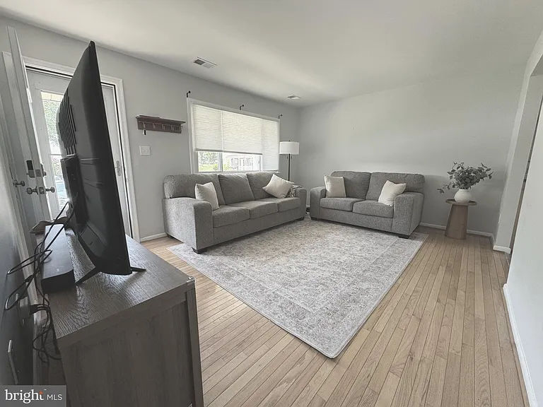13203 Hampshire Ct — Photo 4
