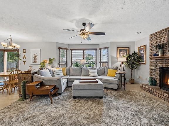 5th image of 1203 Royal Pointe Dr