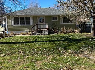106 4th St N, Dakota City, IA 50529
