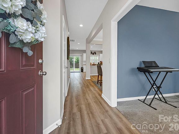 5th image of 102 Calming Creek Way