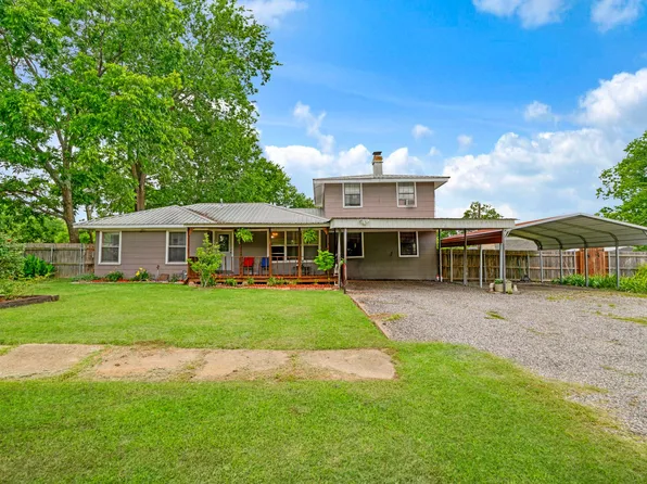 330 Young St, Blossom, TX 75416