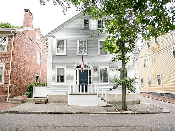 2nd image of 25 Arnold St #1