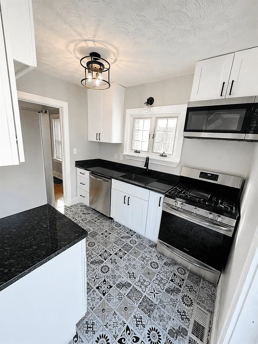 4 bed, 1496 sqft, $1,695 — Photo 2