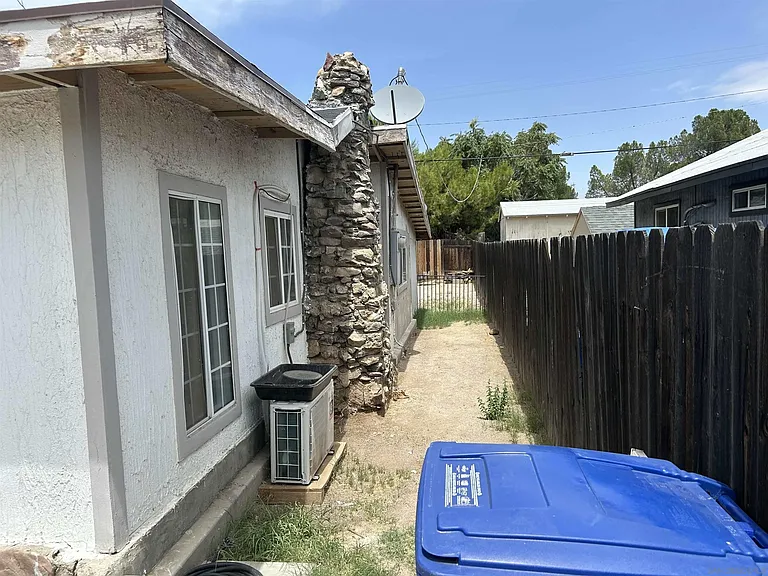 44660 Holtville Ave — Photo 15