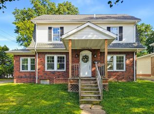 1939 Chestnut Blvd, Cuyahoga Falls, OH 44223