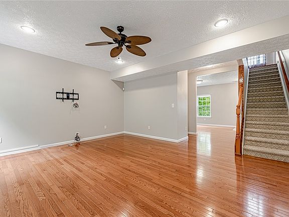 4th image of 11821 Beacon Dr