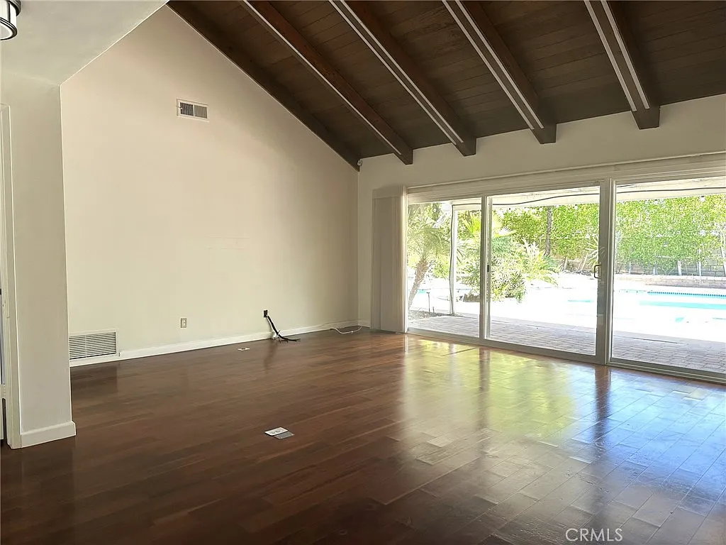 3 bed, 2542 sqft, $6,000 — Photo 4