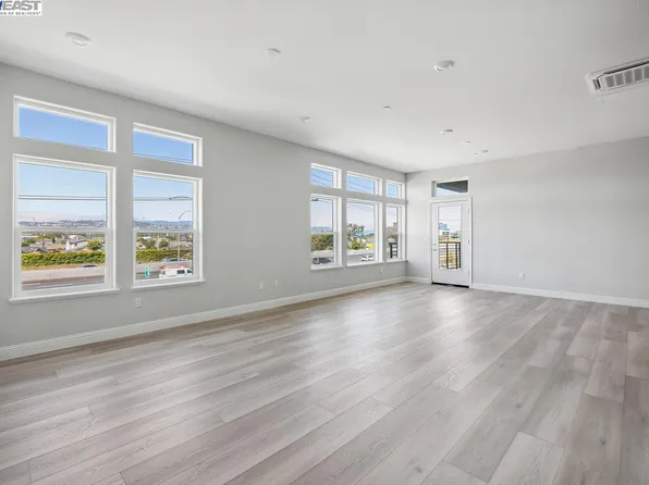 210 Waters Park Cir #302, San Mateo, CA 94403