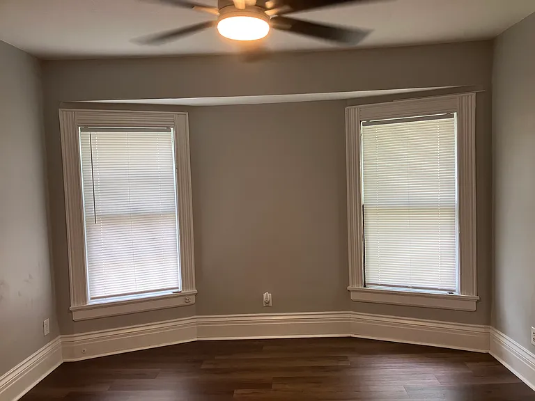 1137 N Superior St — Photo 12