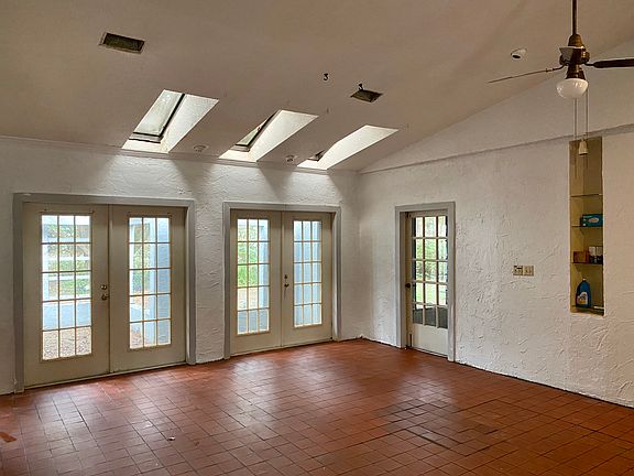 3rd image of 3640 Cherry Bluff Ln