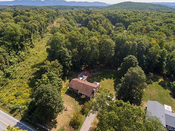 4th image of 82 Weyants Ln