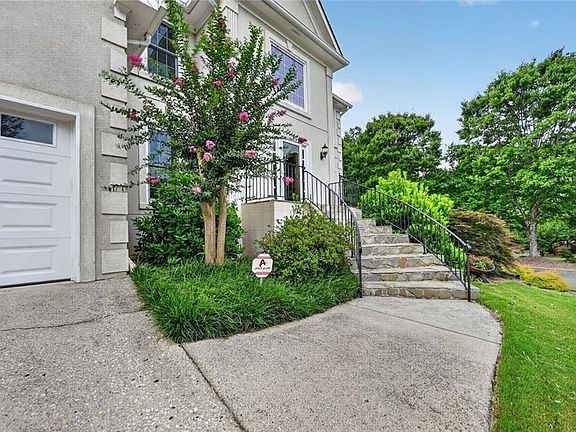 2nd image of 3845 Bridlewood Dr