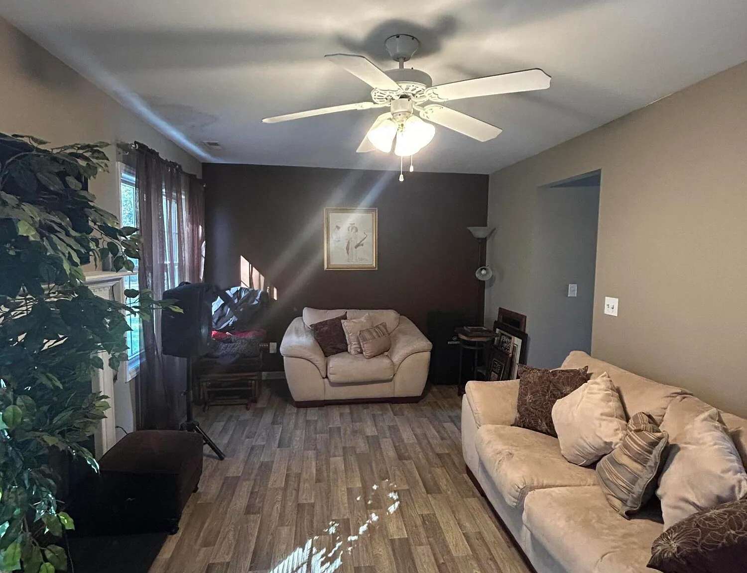 4 bed, 2.5 bath, $750 — Photo 1