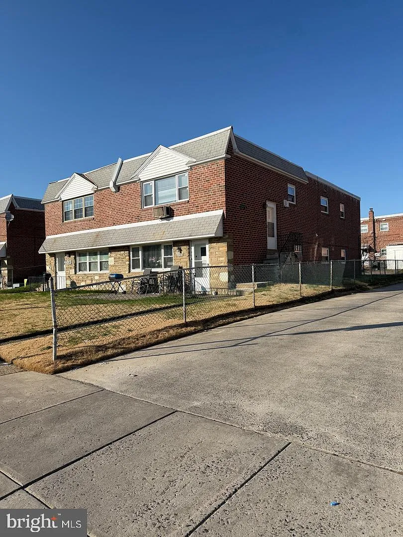 1 bed, 1.0 bath, 2248 sqft, $1,550 — Photo 2