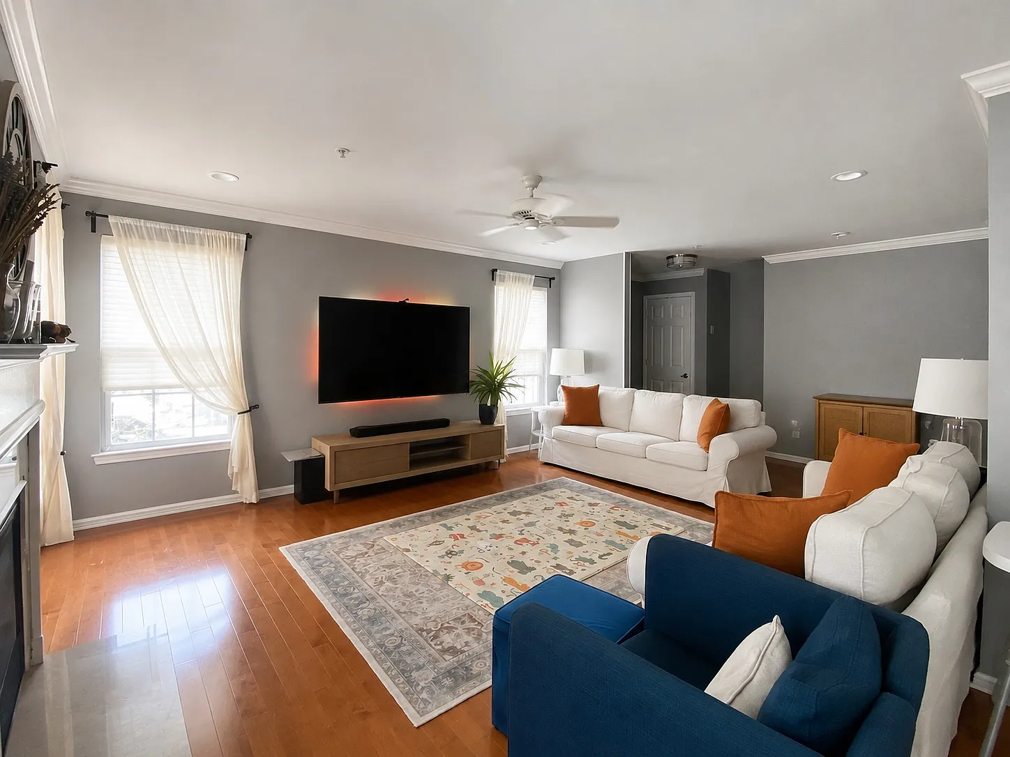 2 bed, 2200 sqft, $3,850 — Photo 3