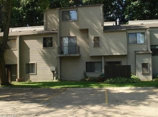 38415 North Ln #102-D, Willoughby, OH