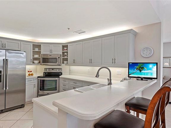 4th image of 750 Waterford Dr Unit 101