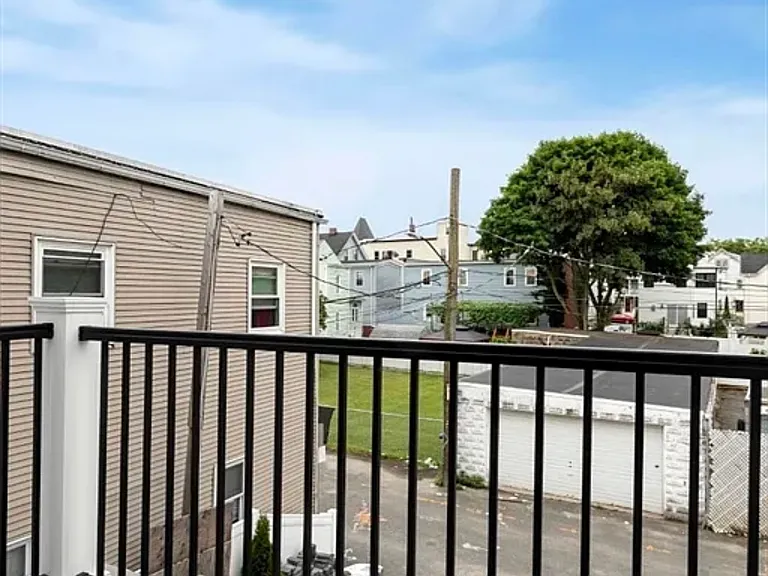 140 Pearl St #A — Photo 25
