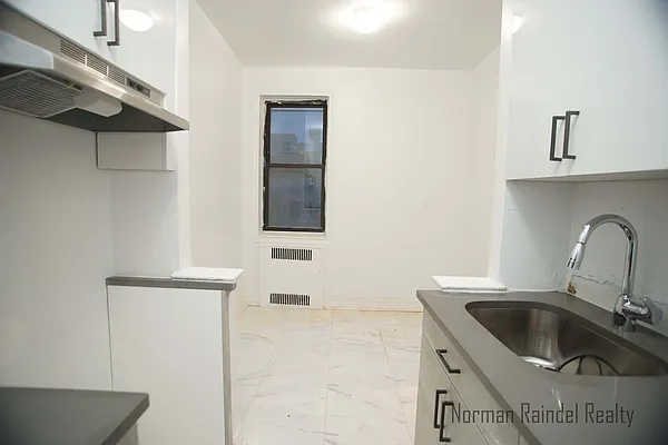 Rented by Norman Raindel, LREB | media 8