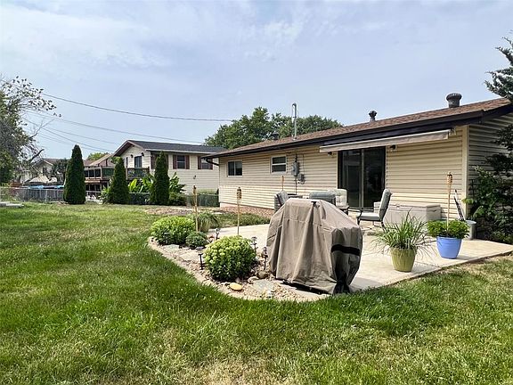 5th image of 4014 Southern Aire Dr