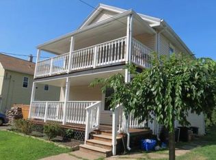 71 Davis St, Holyoke, MA 01040