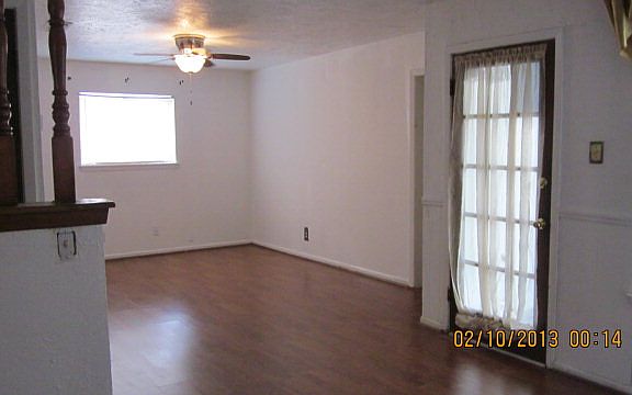 3rd image of 403 Birchwood Dr