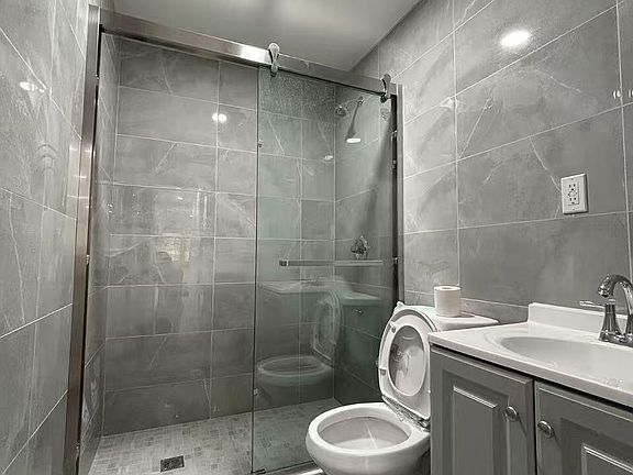 5th image of 32 Glover St