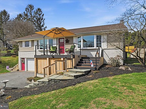 4th image of 620 Park Hill Dr