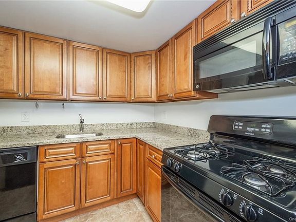 2nd image of 2 Park Ave APT 4G