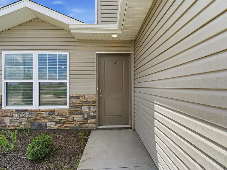 15405 Corbin Ct — Photo 18