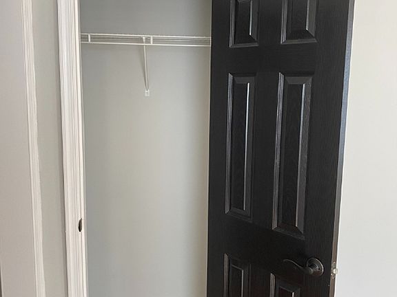 2nd image of 2501 Linden Ave #1D-550-1D