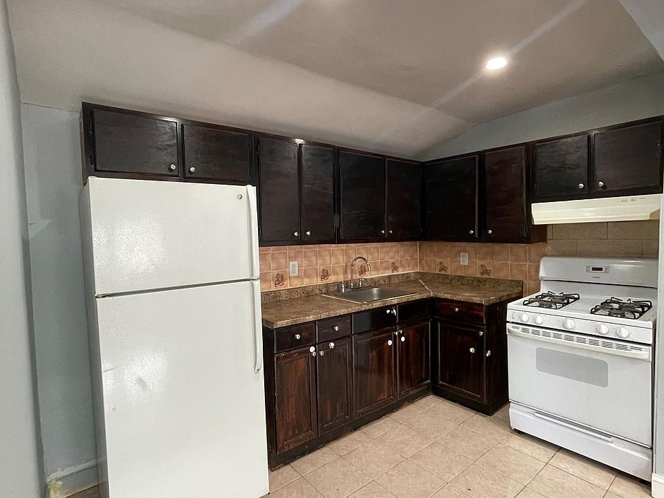 1st image of 12618 135th Ave Floor 2